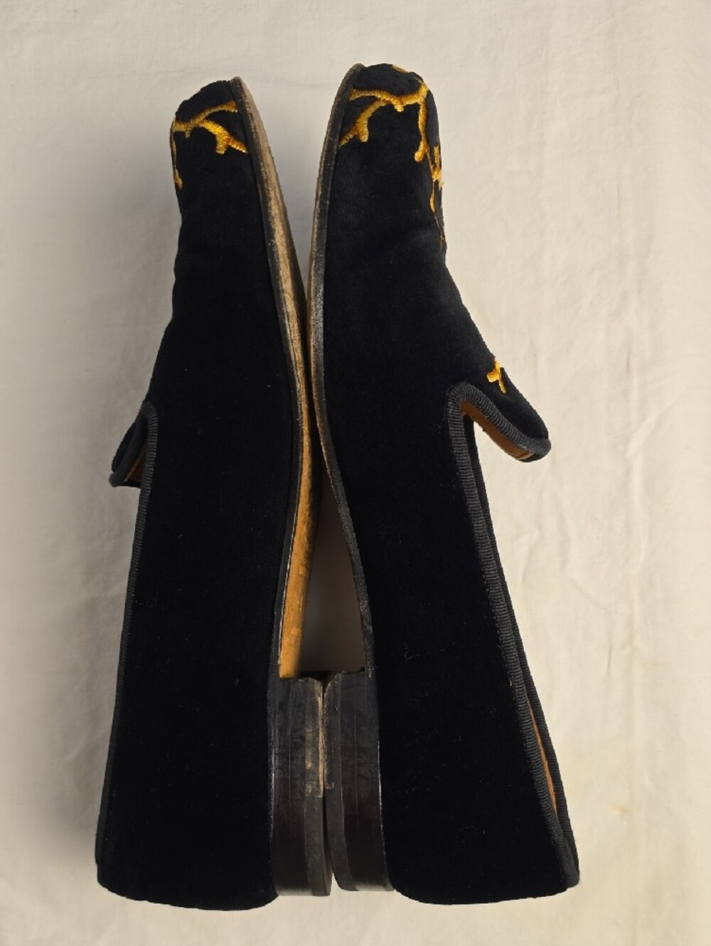 Stubbs & Wootton Size 9 Black Velvet Gold Coral Embroidered Loafers Sz 9 - Picture 4 of 6